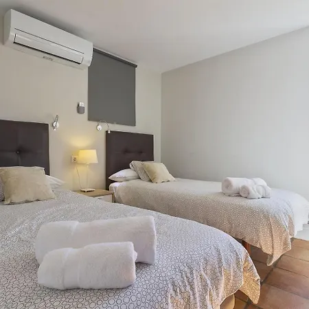 Casa Vacacional Con Piscina, Padel Y Bbq カンデレダ