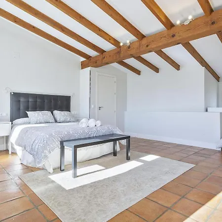 Casa Vacacional Con Piscina, Padel Y Bbq カンデレダ