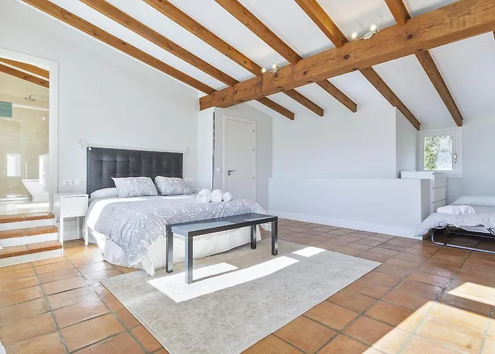 Casa Vacacional Con Piscina, Padel Y Bbq 坎德莱达